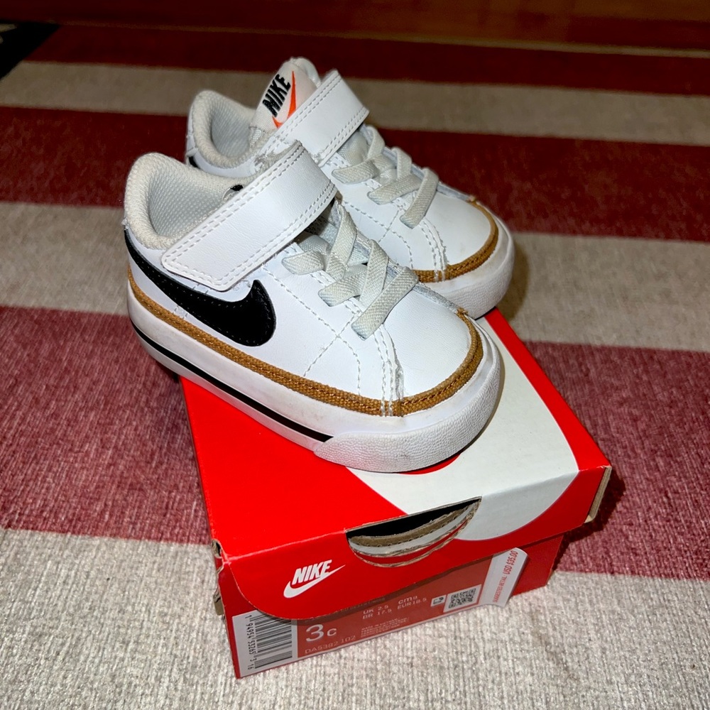 Baby Nike court legacy